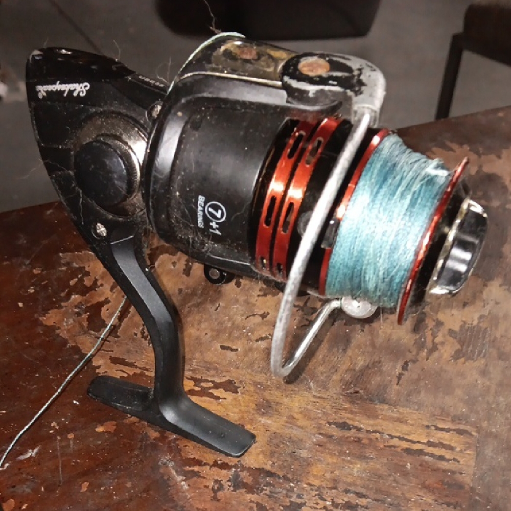 Shakespeare Black and Silver Fishing Reel (SKU 503)